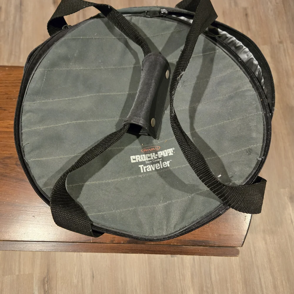 Crock-Pot Traveler Round Green Bag